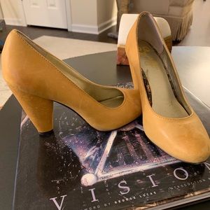 Yellow Seychelles pumps